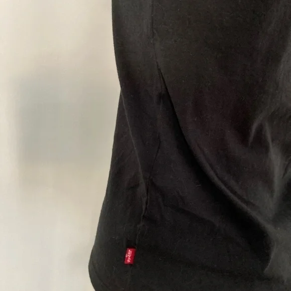 Small black Levi’s top - Picture 4 of 6